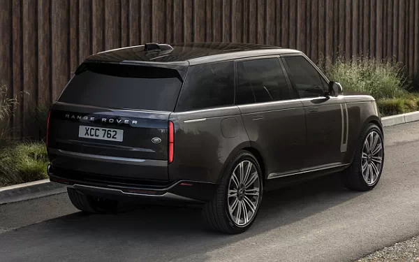   Range Rover SE P400 LWB US-spec - 2022